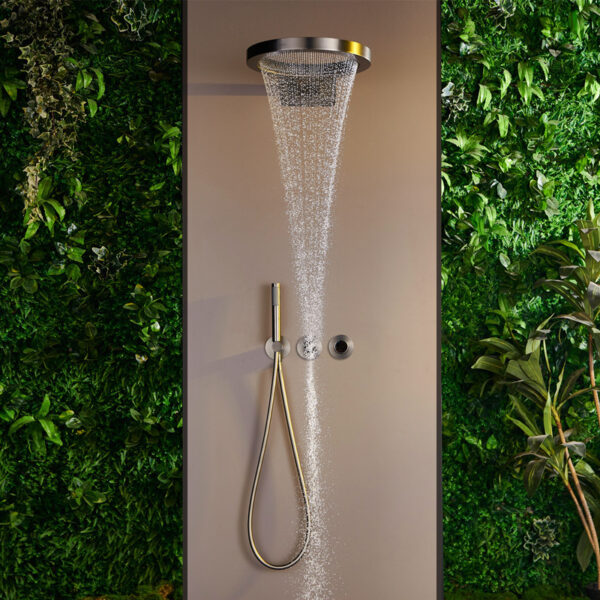 Bathroom Brass Shower Hot and Cold Shower Mixer in Wall Mounted Rain Concealed Shower Set