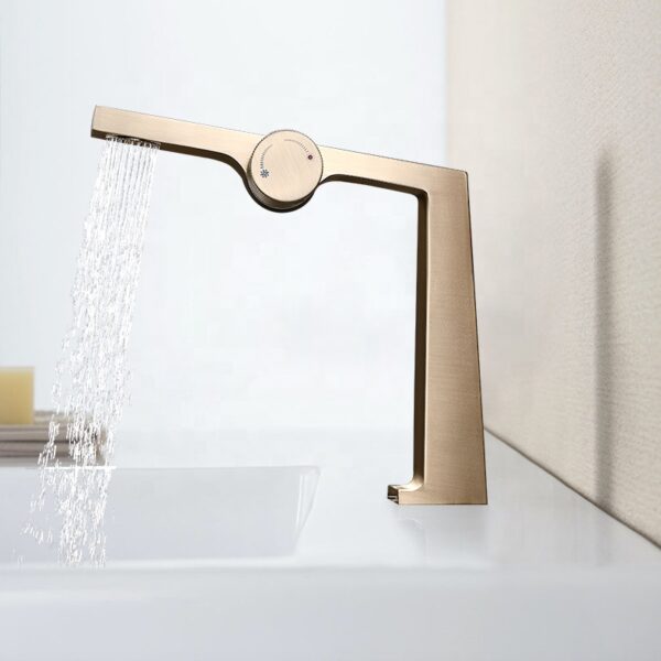 Luxury Washbasin Sink Mixer Faucet Brushed Gold Brass Deck Mounted Single Hole Basin Bathroom Faucet
