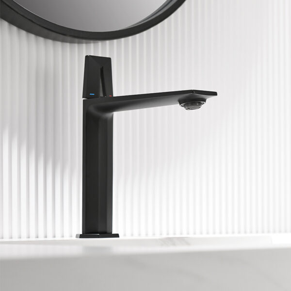 Matte Black Bathroom Basin Faucet Deck Mounted Single Hole Basin Mixer Faucet Brass Vanity Faucet